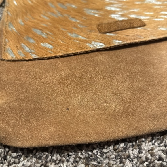 COWHIDE CROSSBODY - Picture 3 of 9